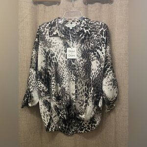 Davi & Dani Monochrome Animal Print Blouse